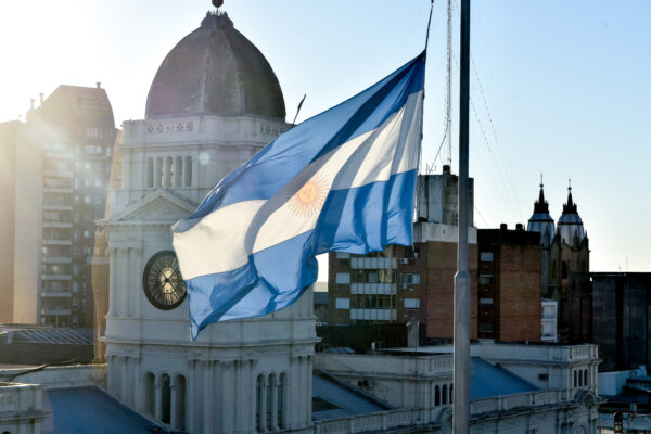 Más de 2.000 estudiantes de Paraná prometerán lealtad a la Bandera en Plaza Mansilla