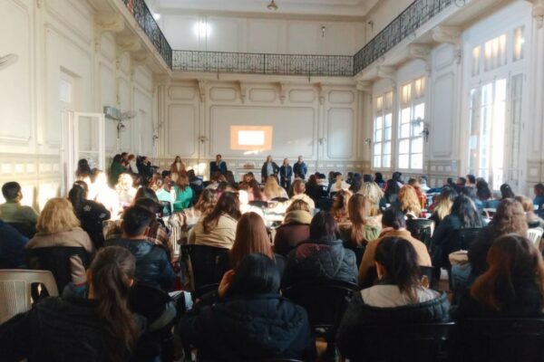 Capacitaron a docentes entrerrianos en nuevas estrategias para transformar la enseñanza secundaria