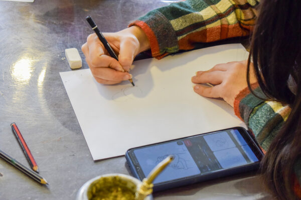 Inauguran una muestra artística sobre salud mental con obras de jóvenes en Paraná