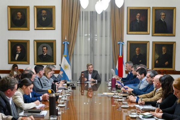 Obras, seguridad y actos por el 20 de junio estuvieron en la agenda de la reunión de gabinete