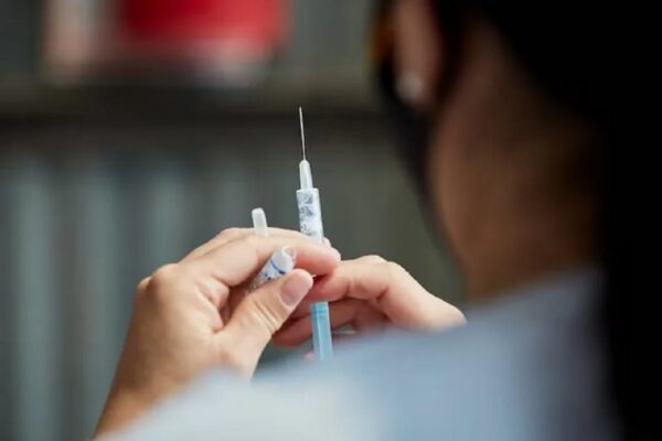 Salud distribuyó más de 550 mil dosis adicionales de vacuna antigripal para adultos
