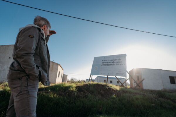 Frigerio recorrió obras de infraestructura y viviendas en Villa Paranacito e Ibicuy
