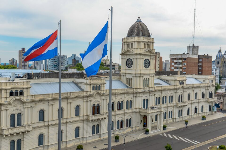 El Gobierno convocó a una nueva mesa paritaria con estatales y docentes