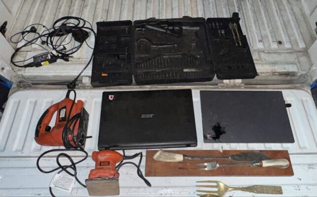 Abandonaron herramientas, notebooks y otros objetos al huir de la Policía