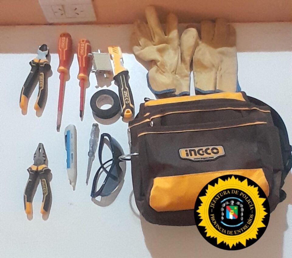 Detuvieron a dos mujeres con herramientas robadas de una camioneta en Paraná