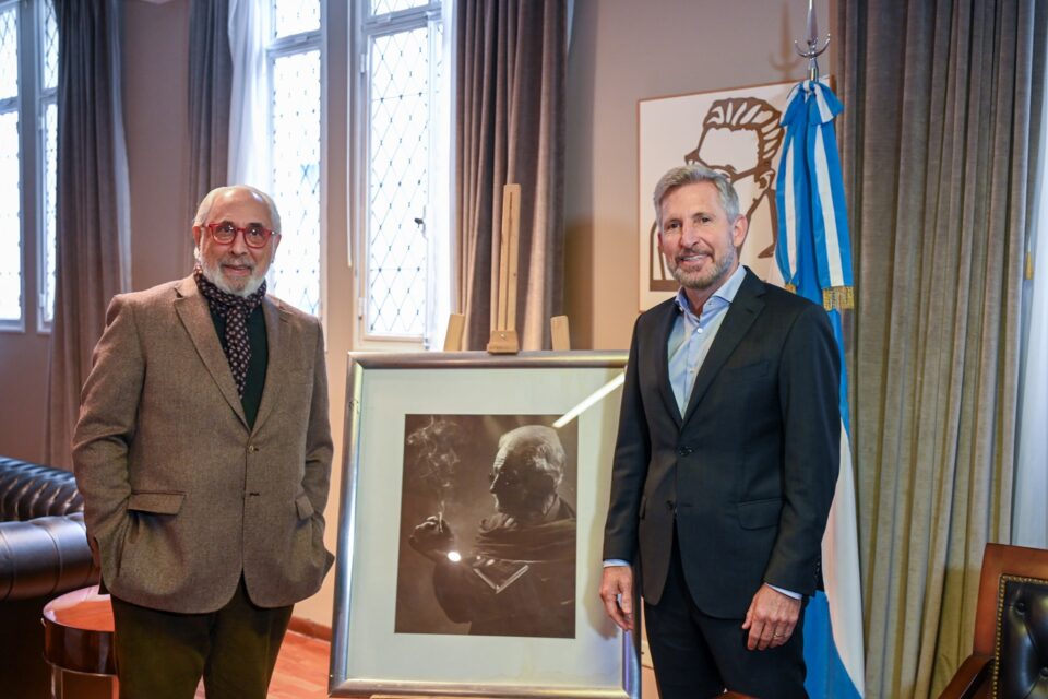 Santiago Kovadloff donó una obra en homenaje a Juan L. Ortiz a Entre Ríos