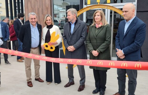 Abrió el primer AutoMac de Entre Ríos en Paraná en la tradicional zona de Cinco Esquinas