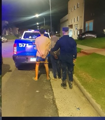Detuvieron a dos hombres por desobediencia judicial y resistencia a la autoridad en Paraná