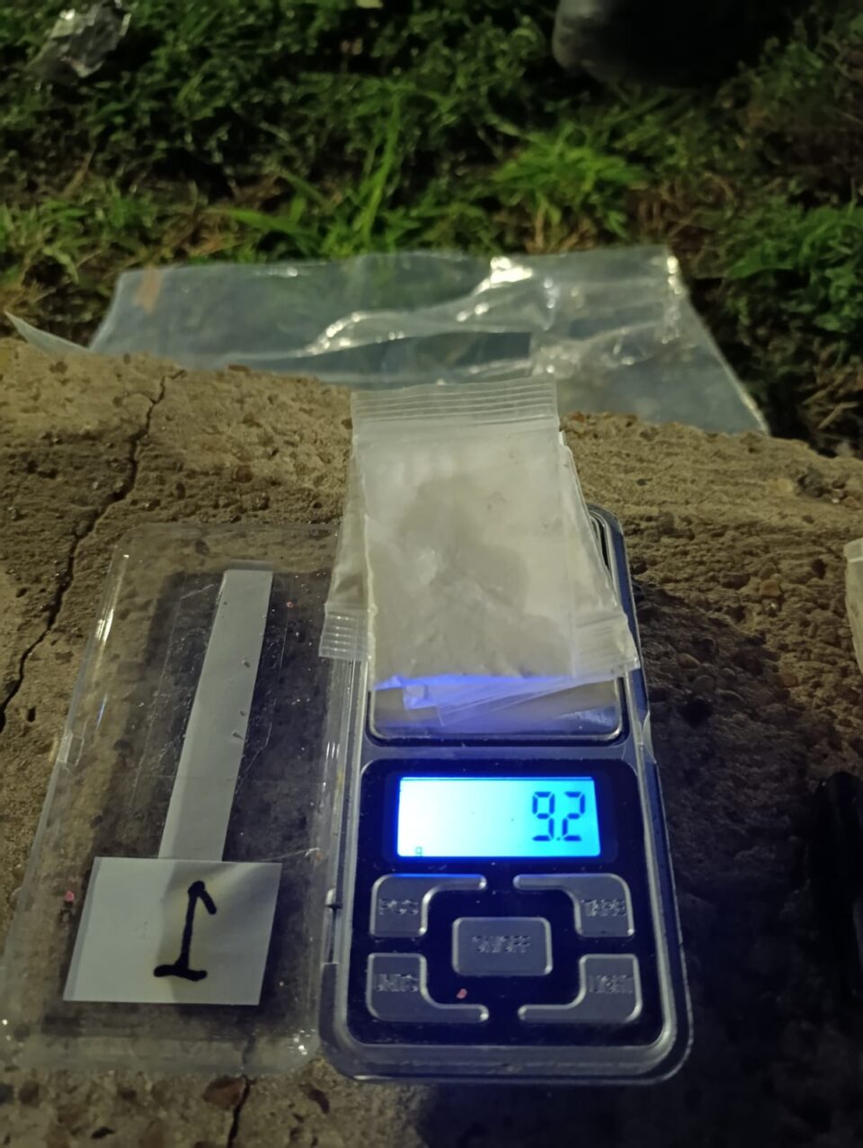 Detuvieron a un hombre con cocaína, heroína y otras drogas cerca de Plaza Martín Fierro