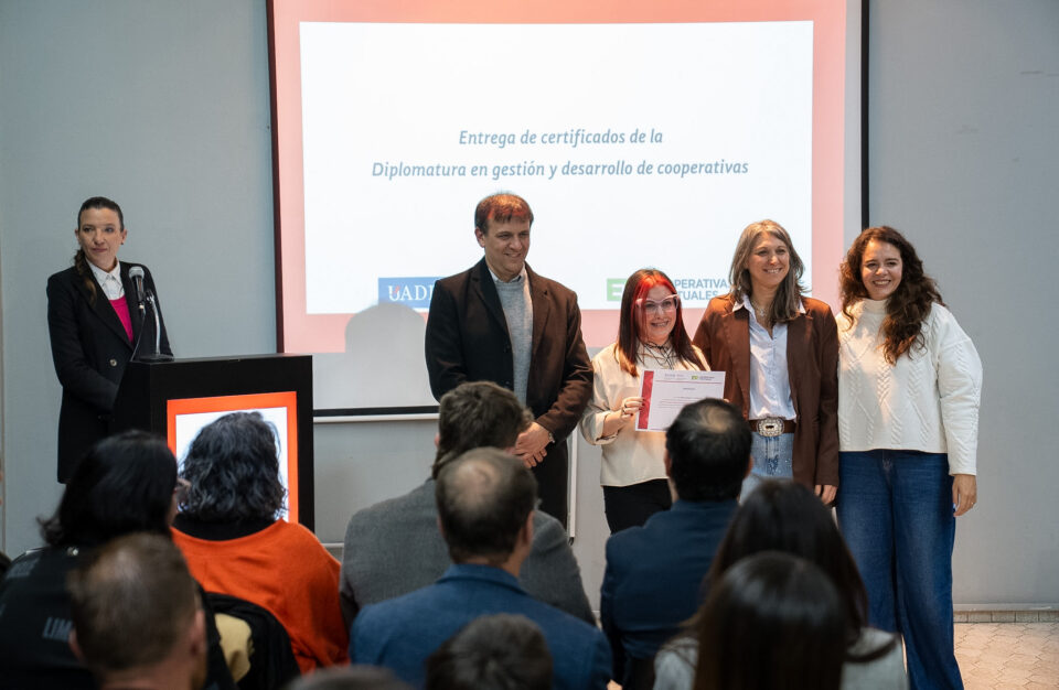 Unos 50 cooperativistas finalizaron una diplomatura en gestión y desarrollo
