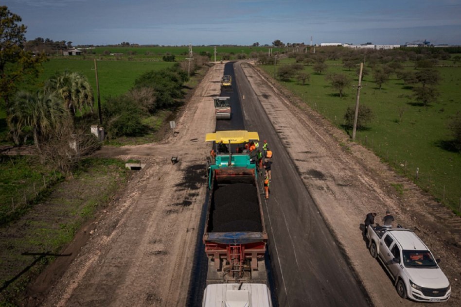 Continúa el asfaltado de la Ruta 23 entre los departamentos Uruguay y Colón