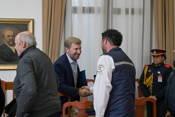 El Gobierno provincial y Bomberos Voluntarios acordaron fortalecer el sistema de emergencias
