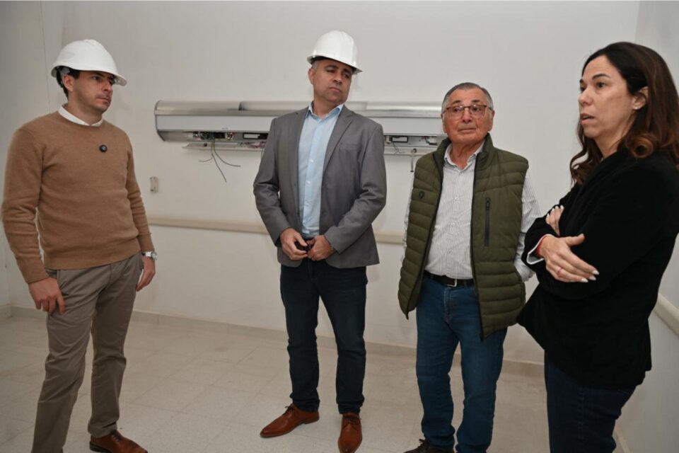 Colello recorrió el hospital Bicentenario y destacó el compromiso de finalizar la obra
