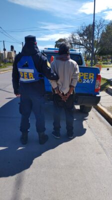 Aprehendieron a un hombre acusado de robar cables y amenazar con un cuchillo