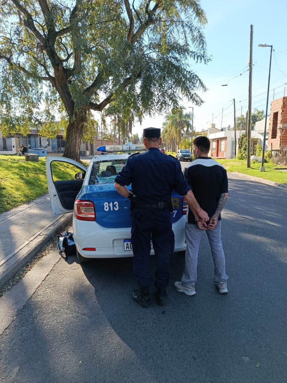 Detuvieron a un hombre tras ser detectado escalando el tapial de una vivienda