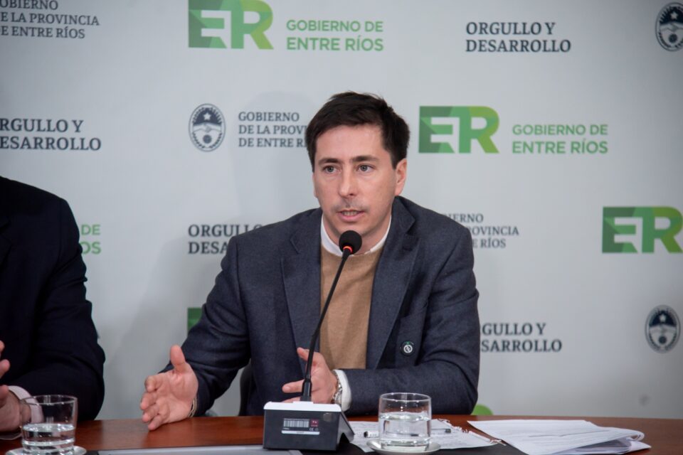 Colello destacó el diálogo de Frigerio para evitar la planta de hidrógeno frente a Colón