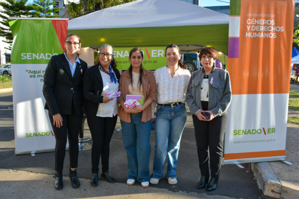 Con amplia convocatoria, Plaza Mansilla albergó la Feria del Día de la Madre de Manos Entrerrianas