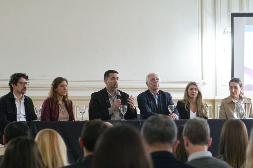 Se puso en marcha la Mesa de Educación y Trabajo para fortalecer el sector productivo