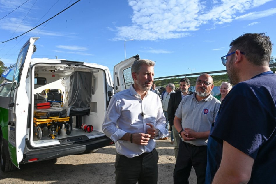 En Ceibas, Frigerio entregó una ambulancia y recorrió obras que se ejecutan en una escuela