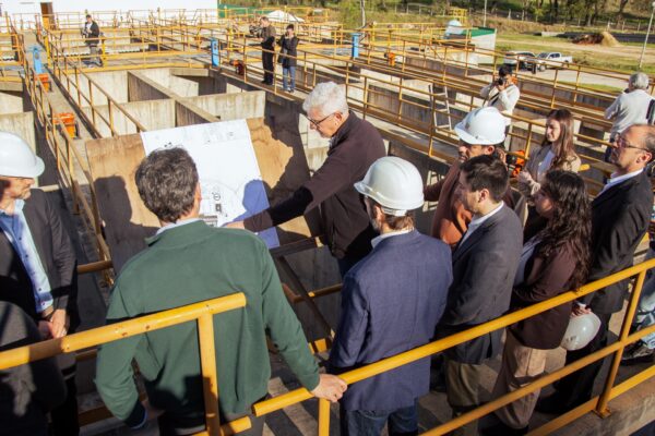 Colello recorrió la obra de agua potable que avanza en Concordia